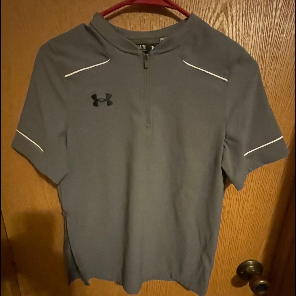 Under Amour Baseball Shirt. Size Youth Medium.